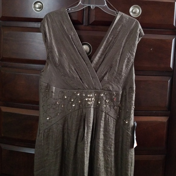 Misses Evening Dress - Picture 1 of 2
